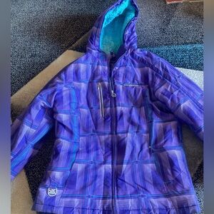 Womens Ski/ winter coat. Zero rips or tears. Only worn a couple of times